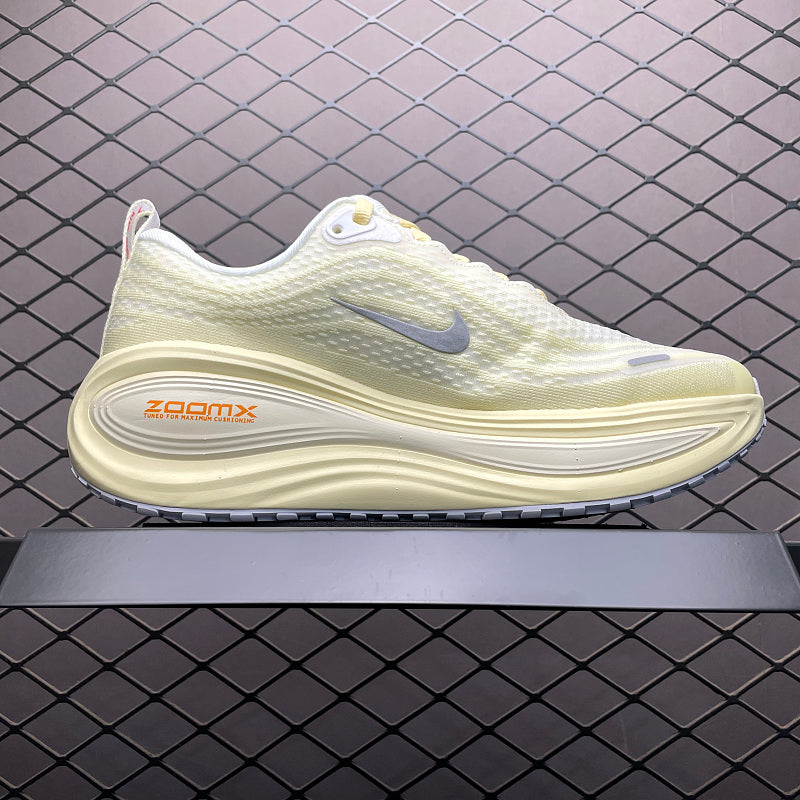 Nike ZoomX Streakfly - Cream/Yellow