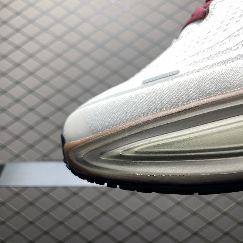 Nike ZoomX Streakfly - White/Brown