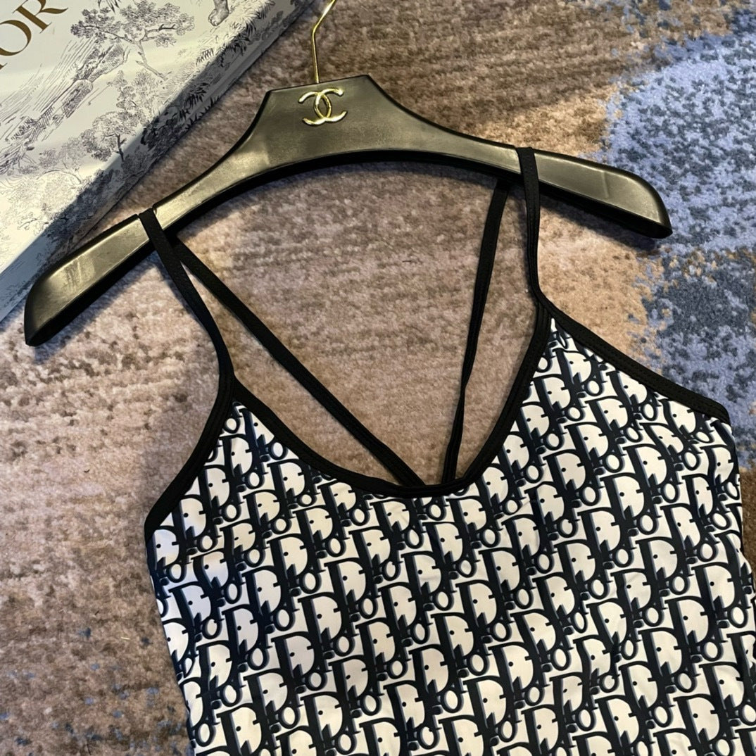 Logo One Piece Set