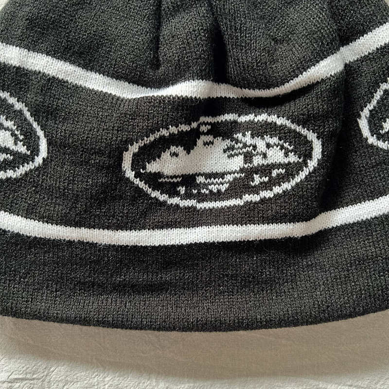 Corteiz Knit Beanie - Black/White