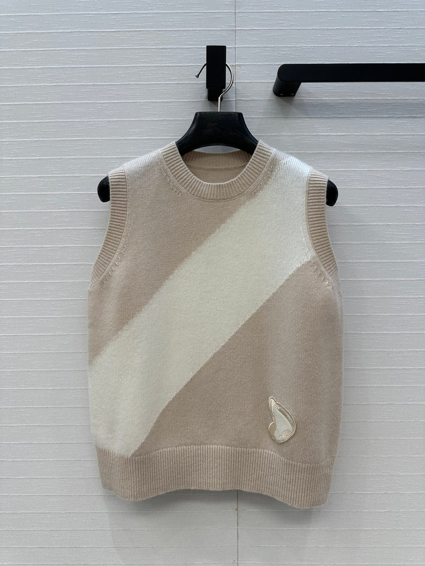 HM Embroidered Logo Vest in Beige and White Cashmere