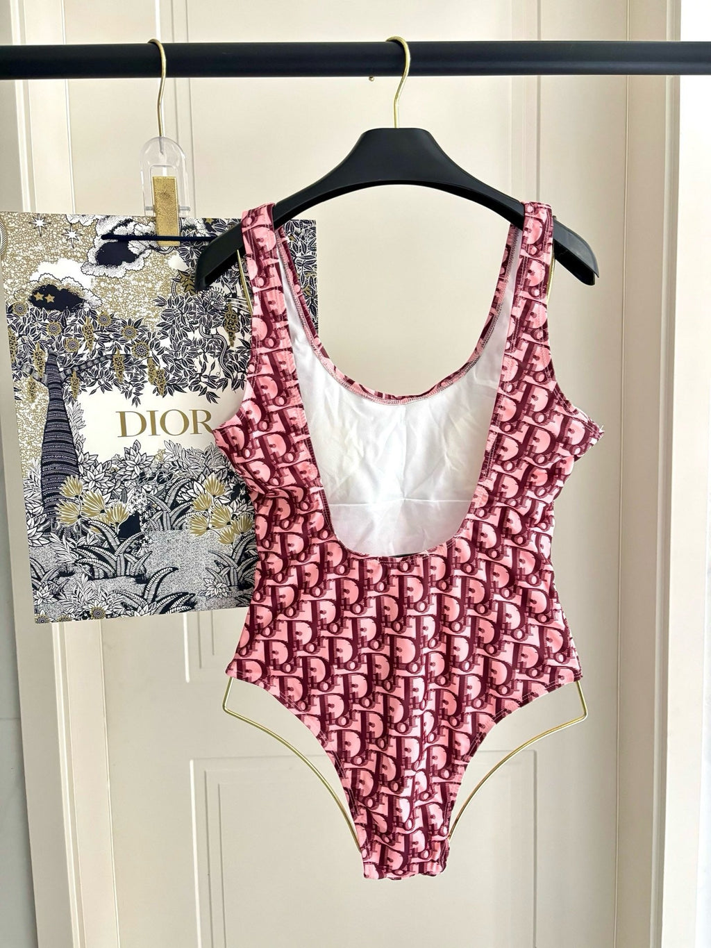 Logo One Piece Set