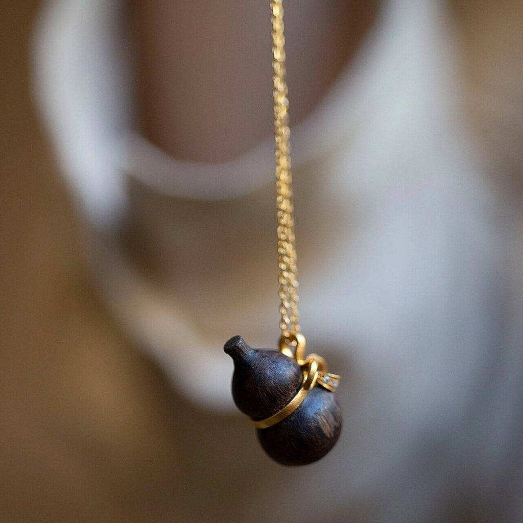 Sandalwood Gourd Pendant Necklace ¨C Blessings of Protection. Fortune & Fulfillment