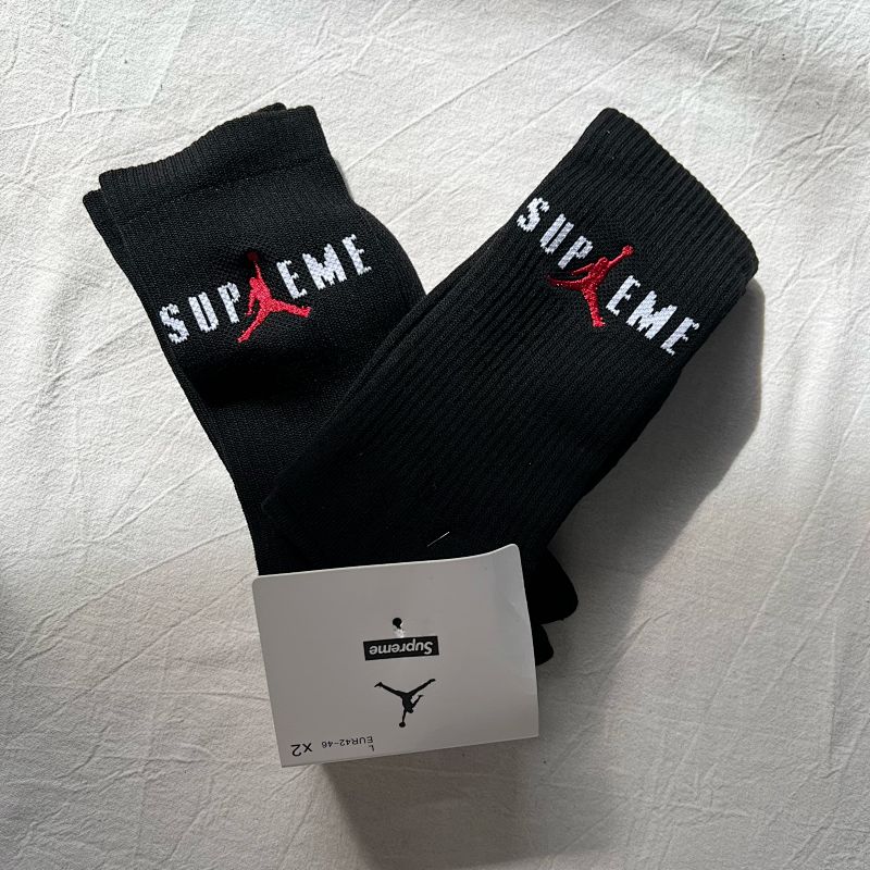 Supreme x Air Jordan Jumpman Crew Socks 2-Pack