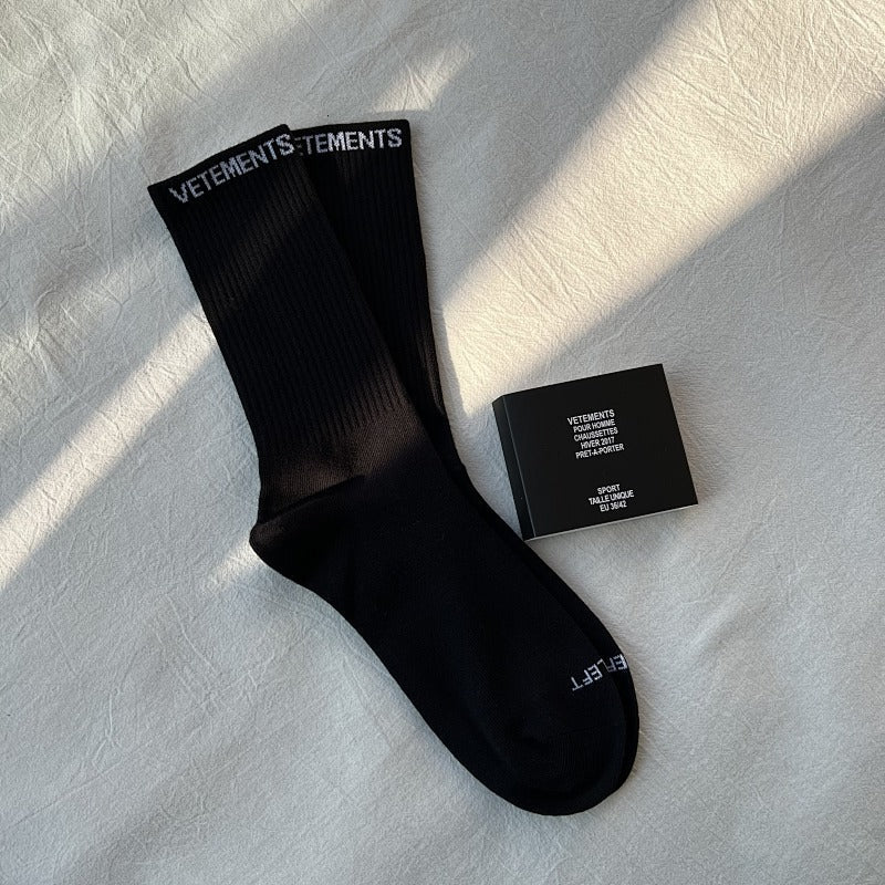 VETEMENTS Ribbed Crew Socks Black White