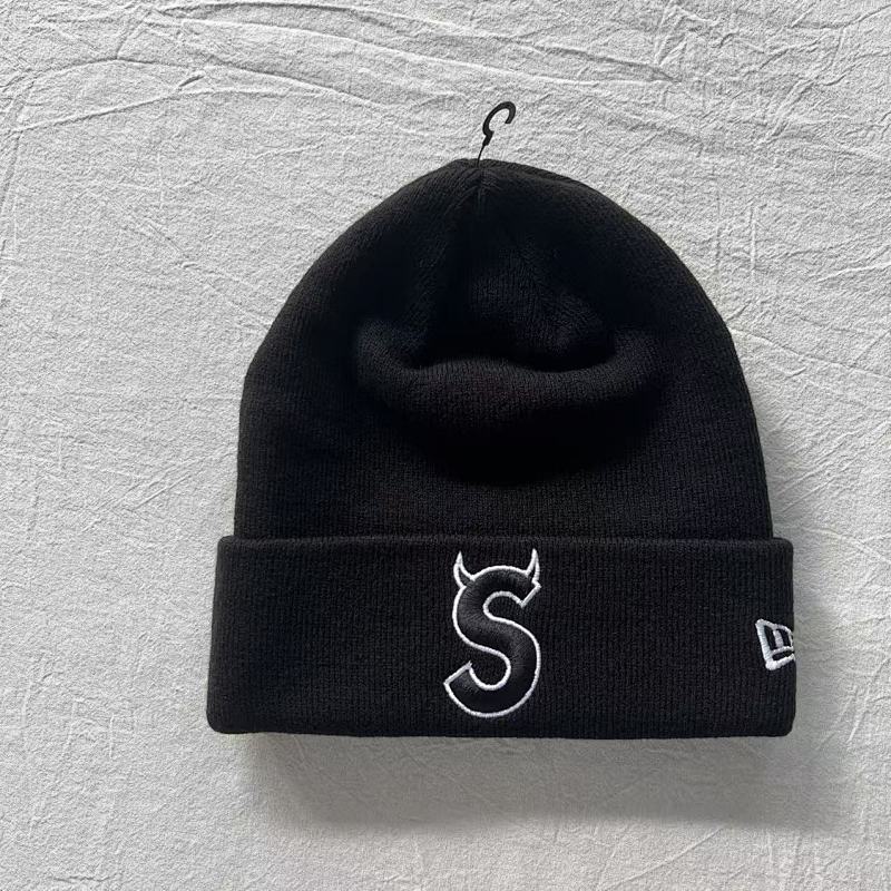 Supreme Box Logo Embroidered Knit Beanie Hat