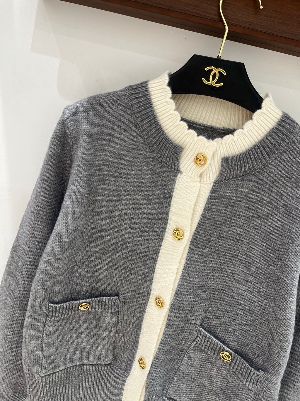 Logo Cardigan