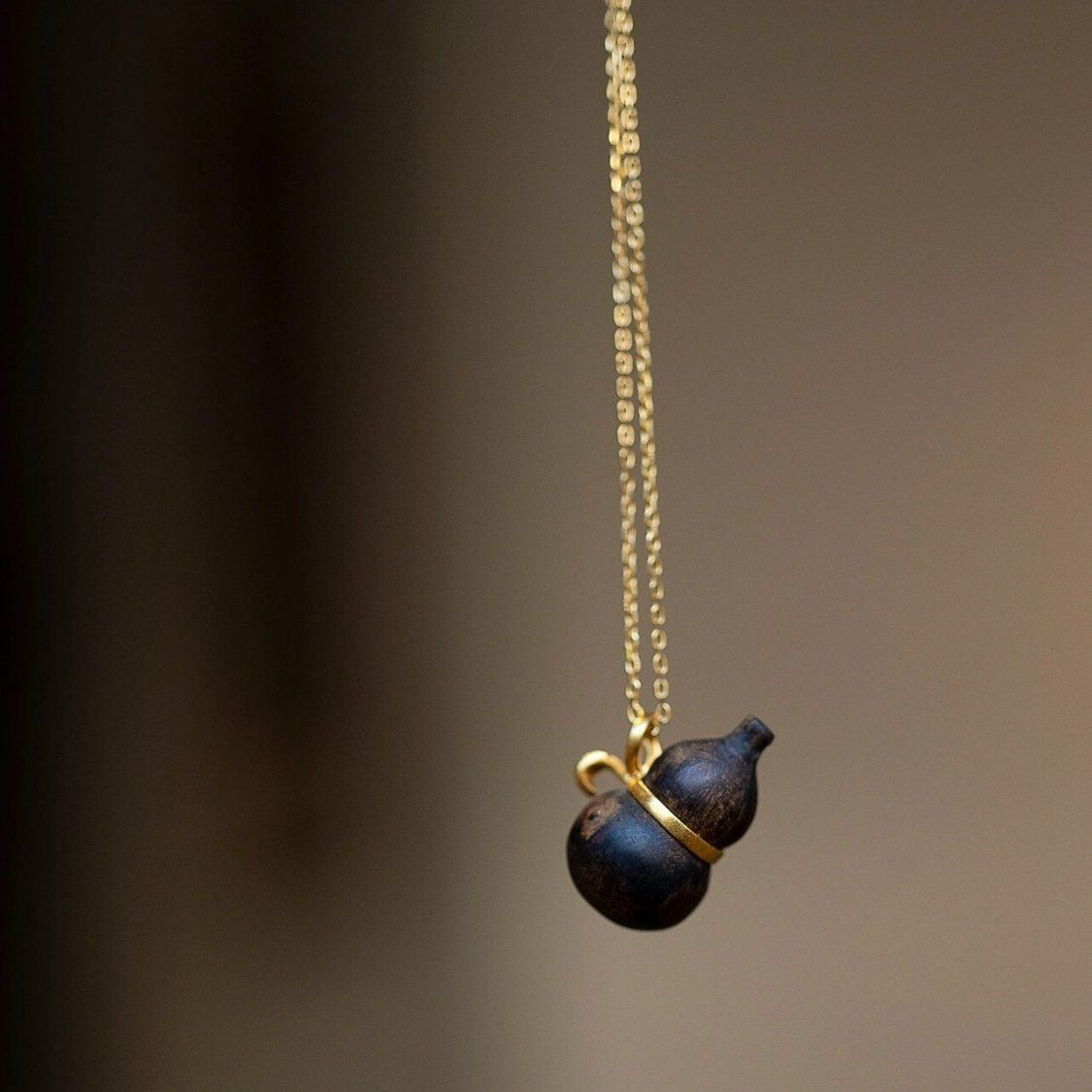 Sandalwood Gourd Pendant Necklace ¨C Blessings of Protection. Fortune & Fulfillment