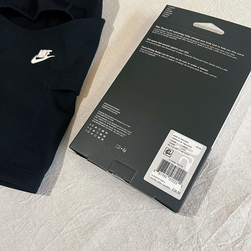 Nike Sportswear Logo Athletic Top (Close-up)