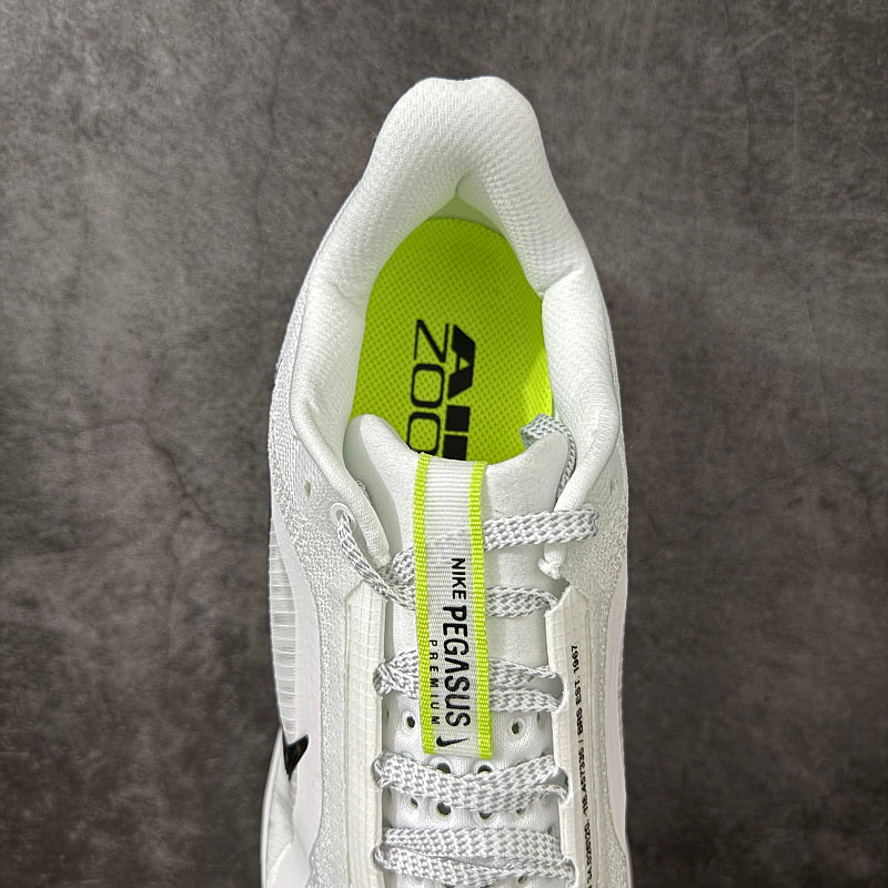 Nike ZoomX Morpho - White/Red
