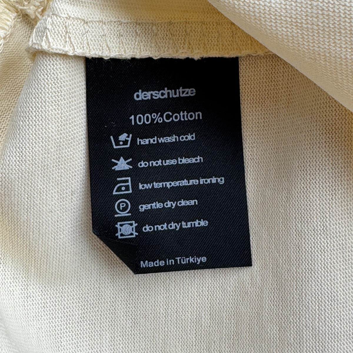 Derschutze Gallery T-Shirt - Cream