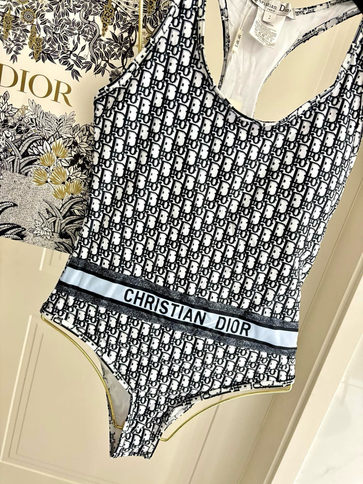 Logo One Piece Set