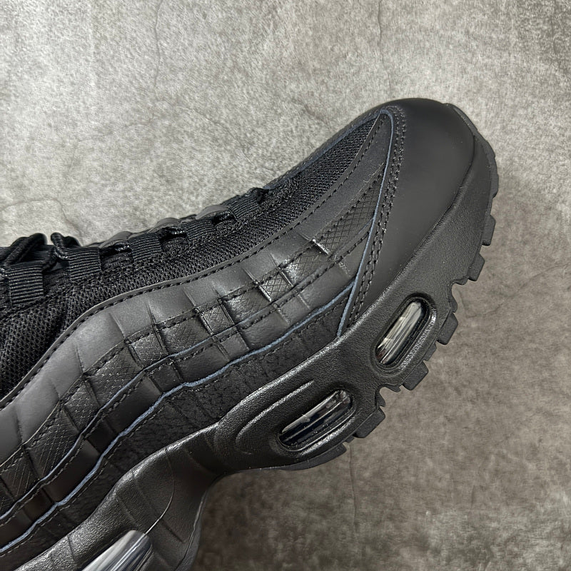 Nike Air Max 95 - Triple Black
