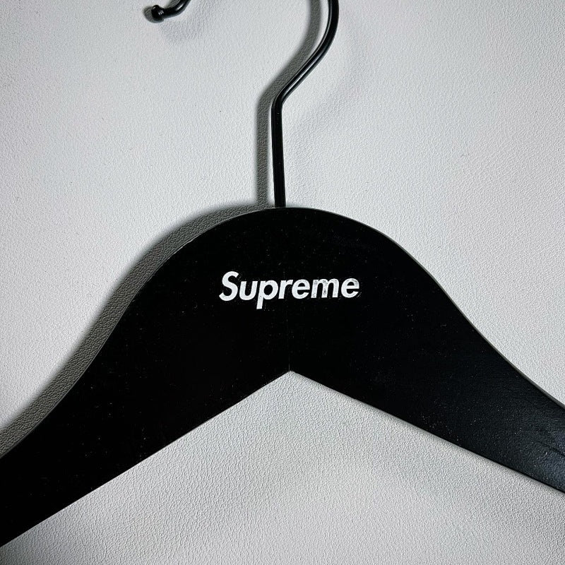 Supreme Hangers - Black/White