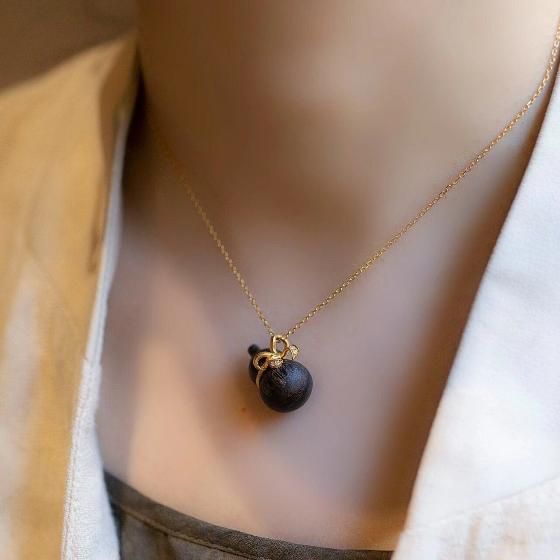 Sandalwood Gourd Pendant Necklace ¨C Blessings of Protection. Fortune & Fulfillment