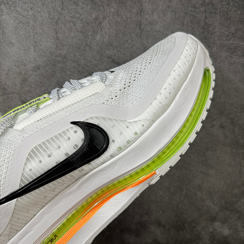 Nike ZoomX Morpho - White/Red
