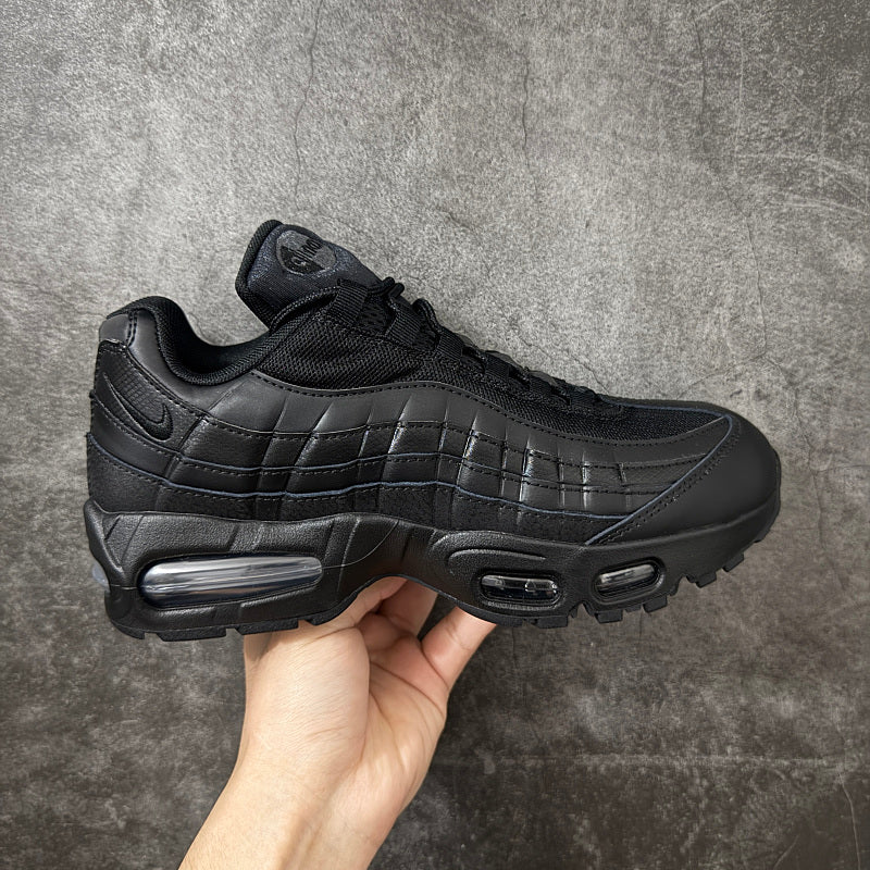 Nike Air Max 95 - Triple Black