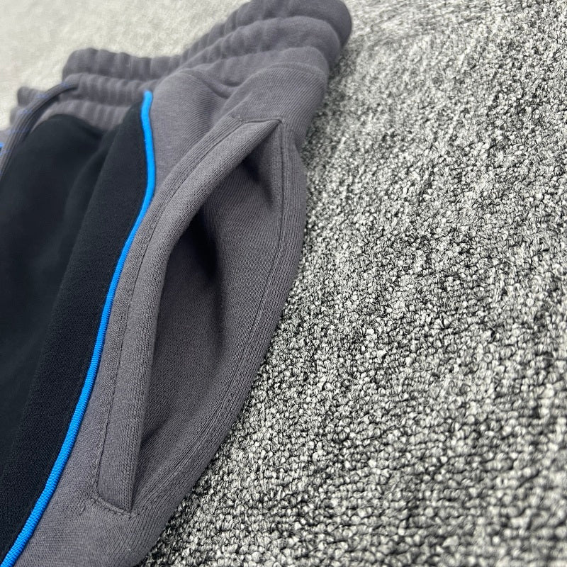 Syna-World Shorts - GreyBlack