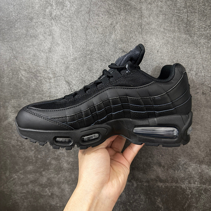 Nike Air Max 95 - Triple Black