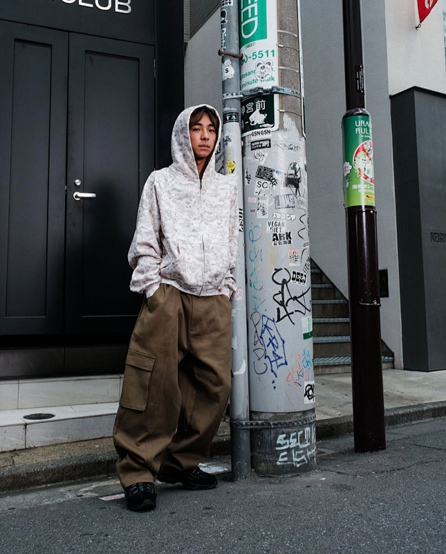Mertra Hoodie - Grey/White