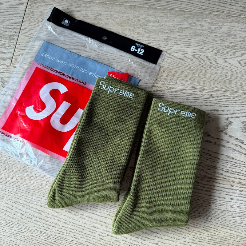 Supreme x Hanes Cushion Crew Socks 4-Pack