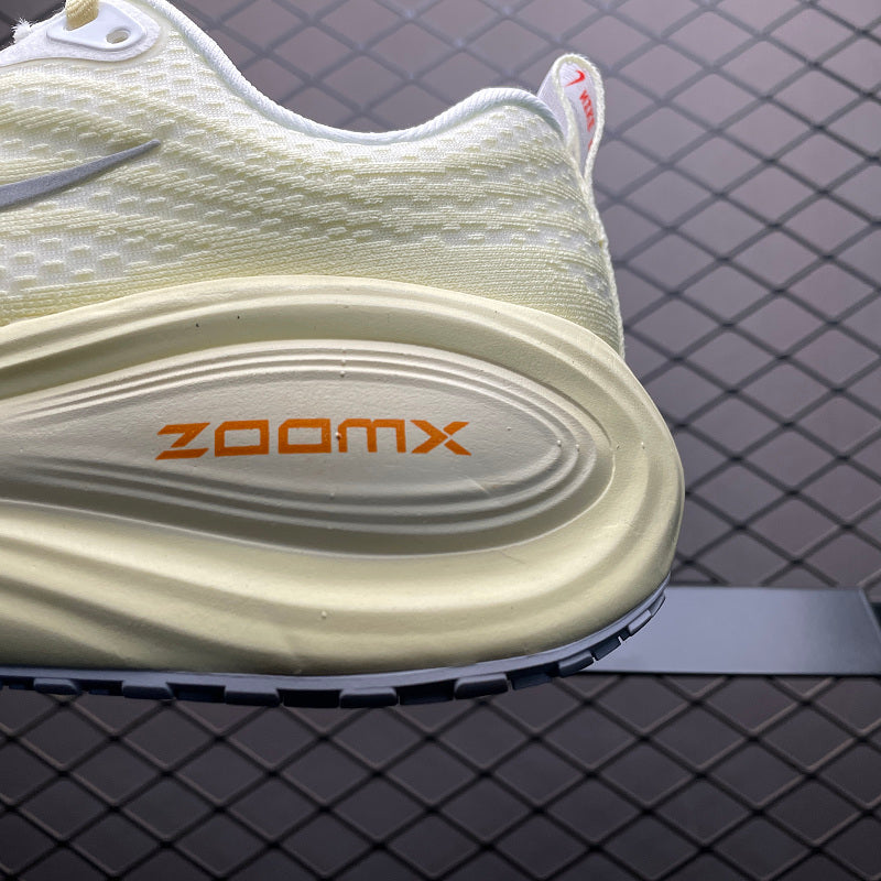 Nike ZoomX Streakfly - Cream/Yellow