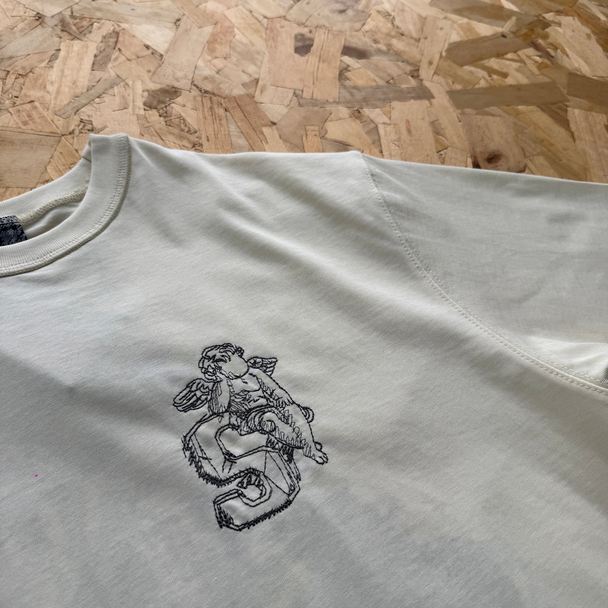Derschutze Gallery T-Shirt - Cream