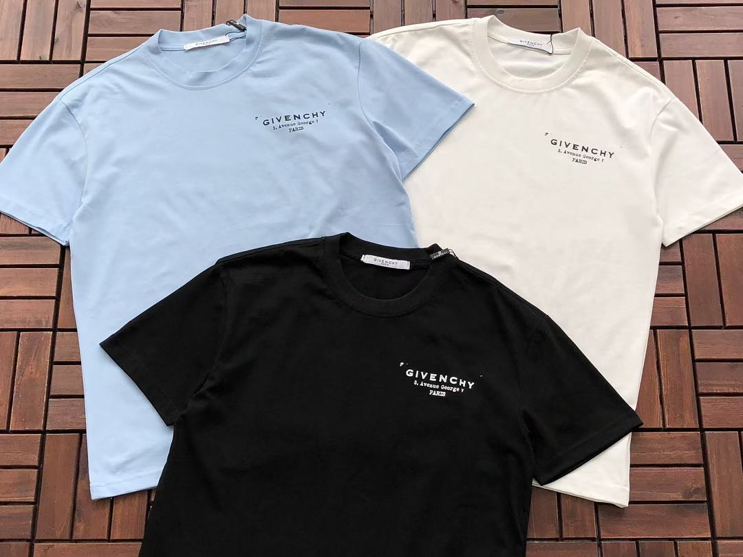 Small Chest Logo Givenchy T-Shirt