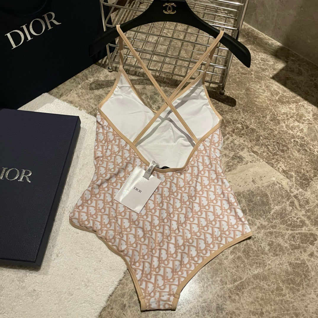 Logo One Piece Set