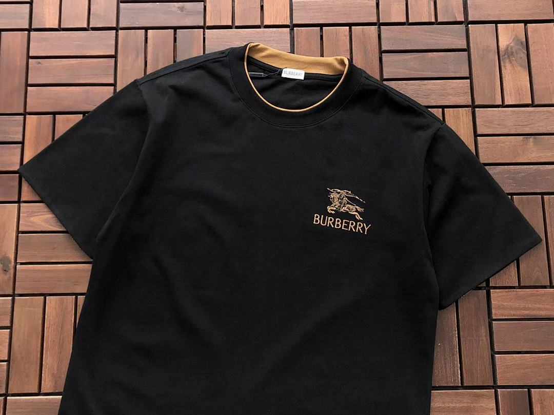 Burberry T-SHIRT