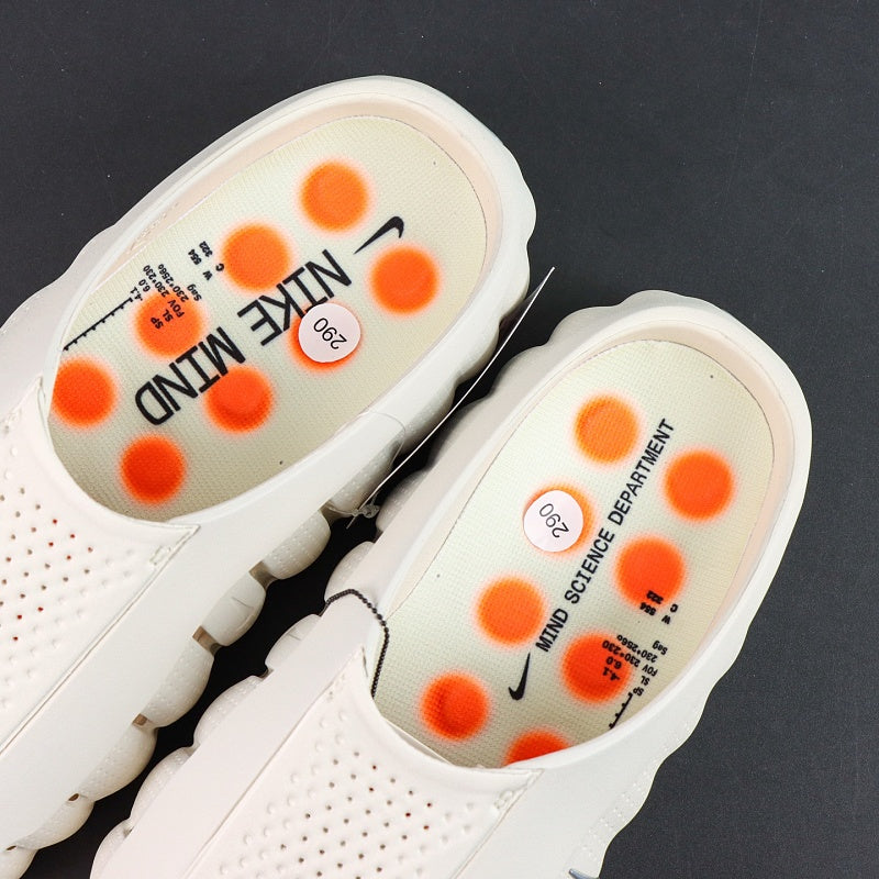 Nike ZoomX Morpho Slide - Light Bone/Red