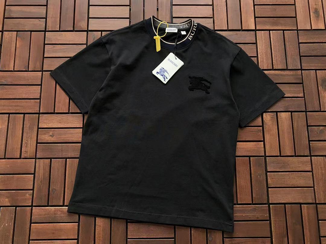 Burberry T-SHIRT