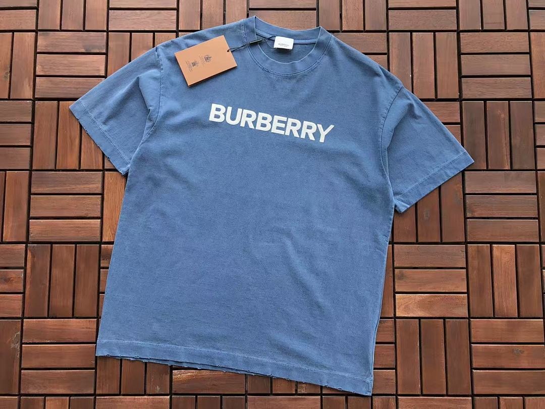 Burberry T-Shirt