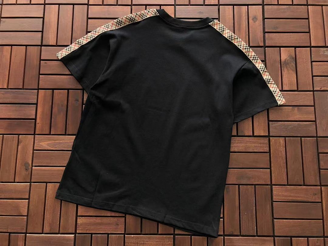 Burberry T-SHIRT