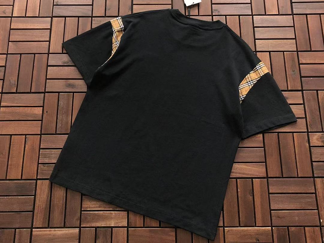 Burberry T-SHIRT