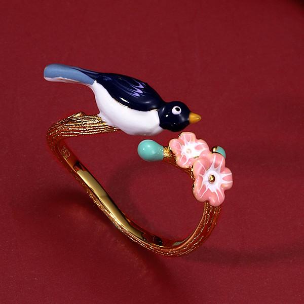 Auspicious Feng Shui Magpie Gold Necklace