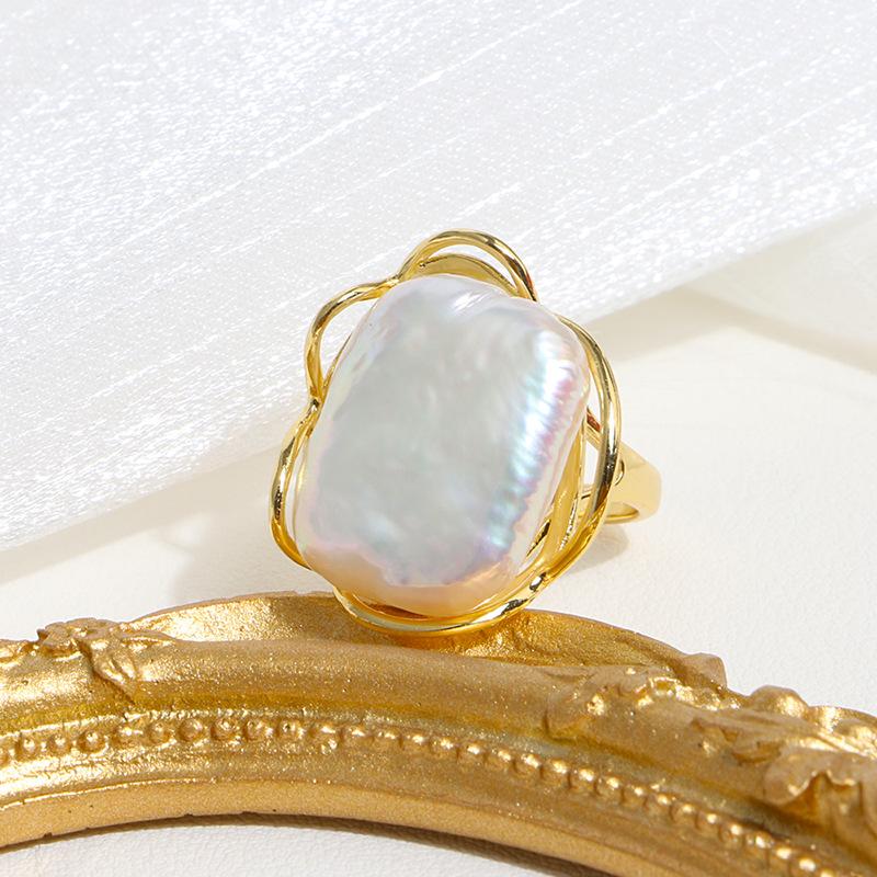 Auspicious Feng Shui Pearl Wealth Ring