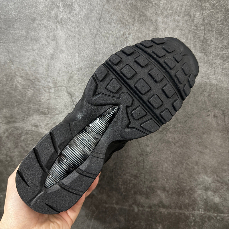 Nike Air Max 95 - Triple Black