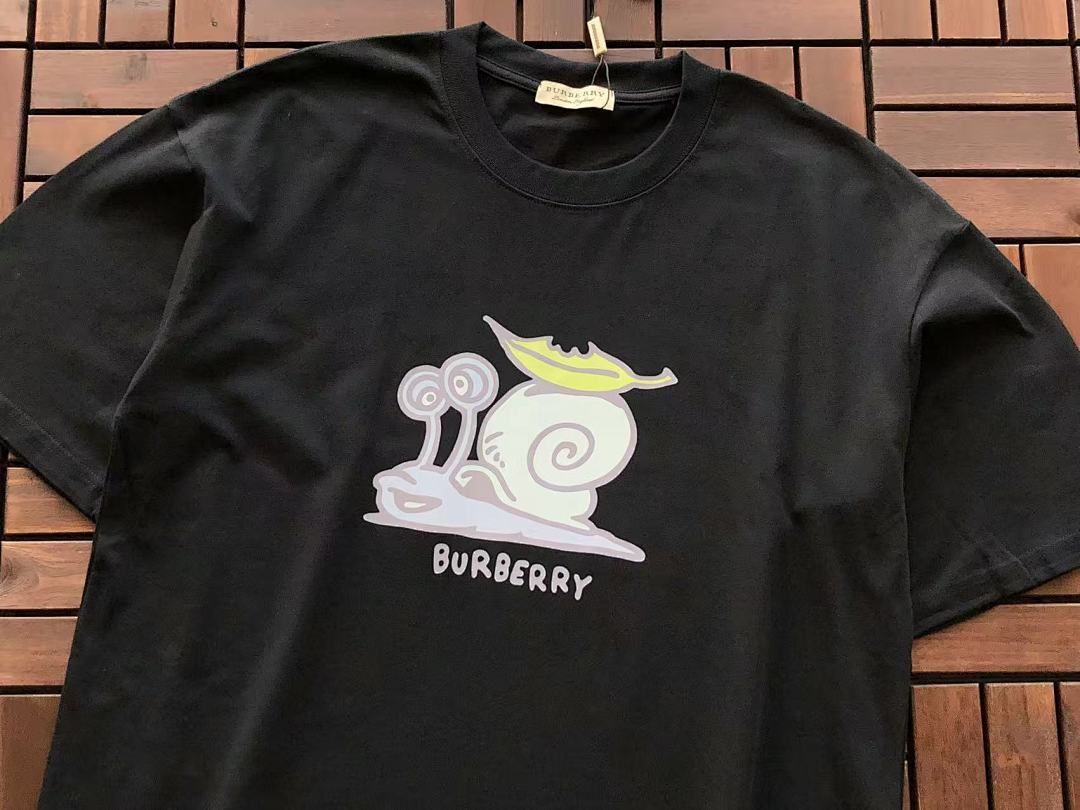 Burberry T-SHIRT