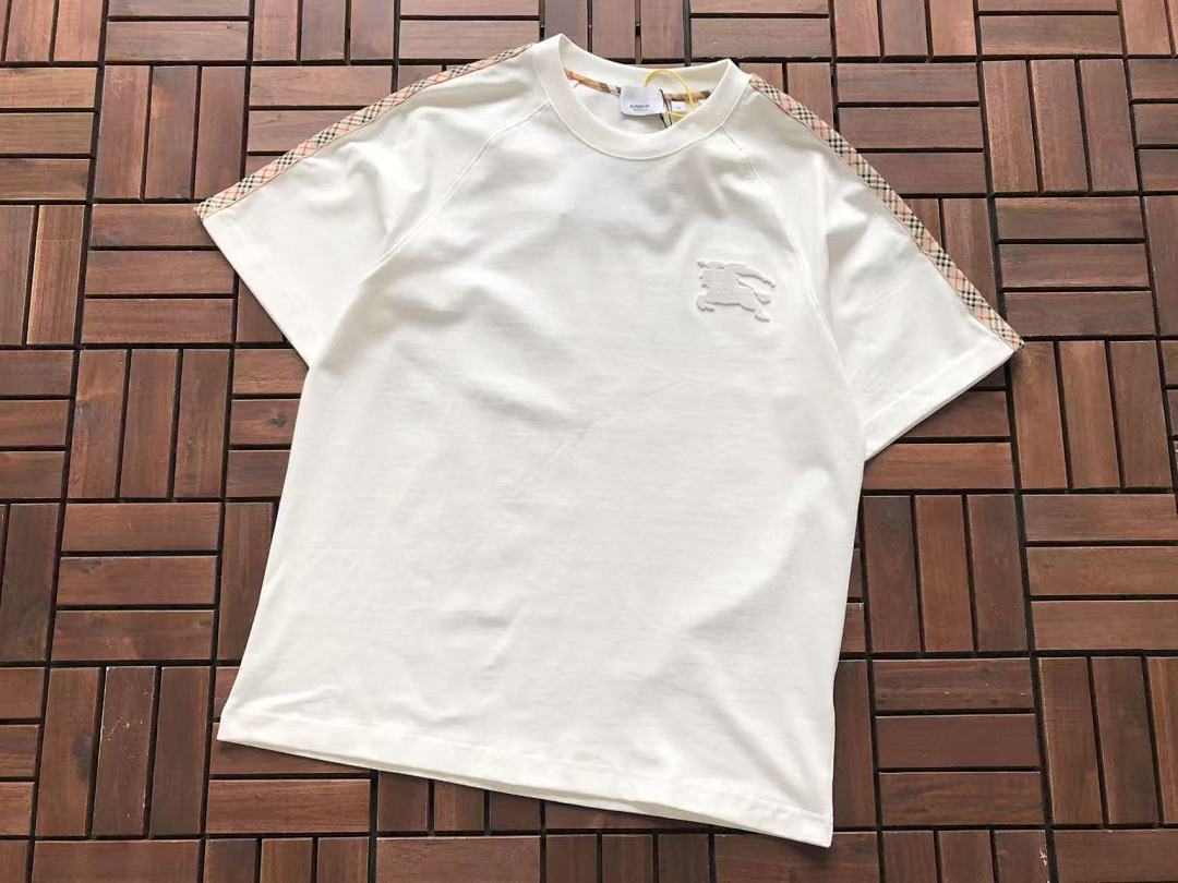 Burberry T-SHIRT