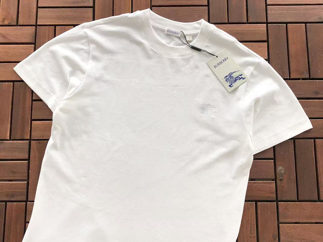 Burberry T-Shirt