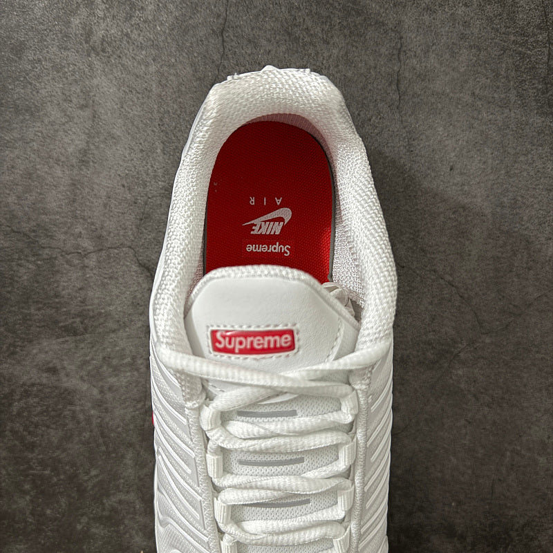 Supreme x Nike Air Max Plus - White/University Red