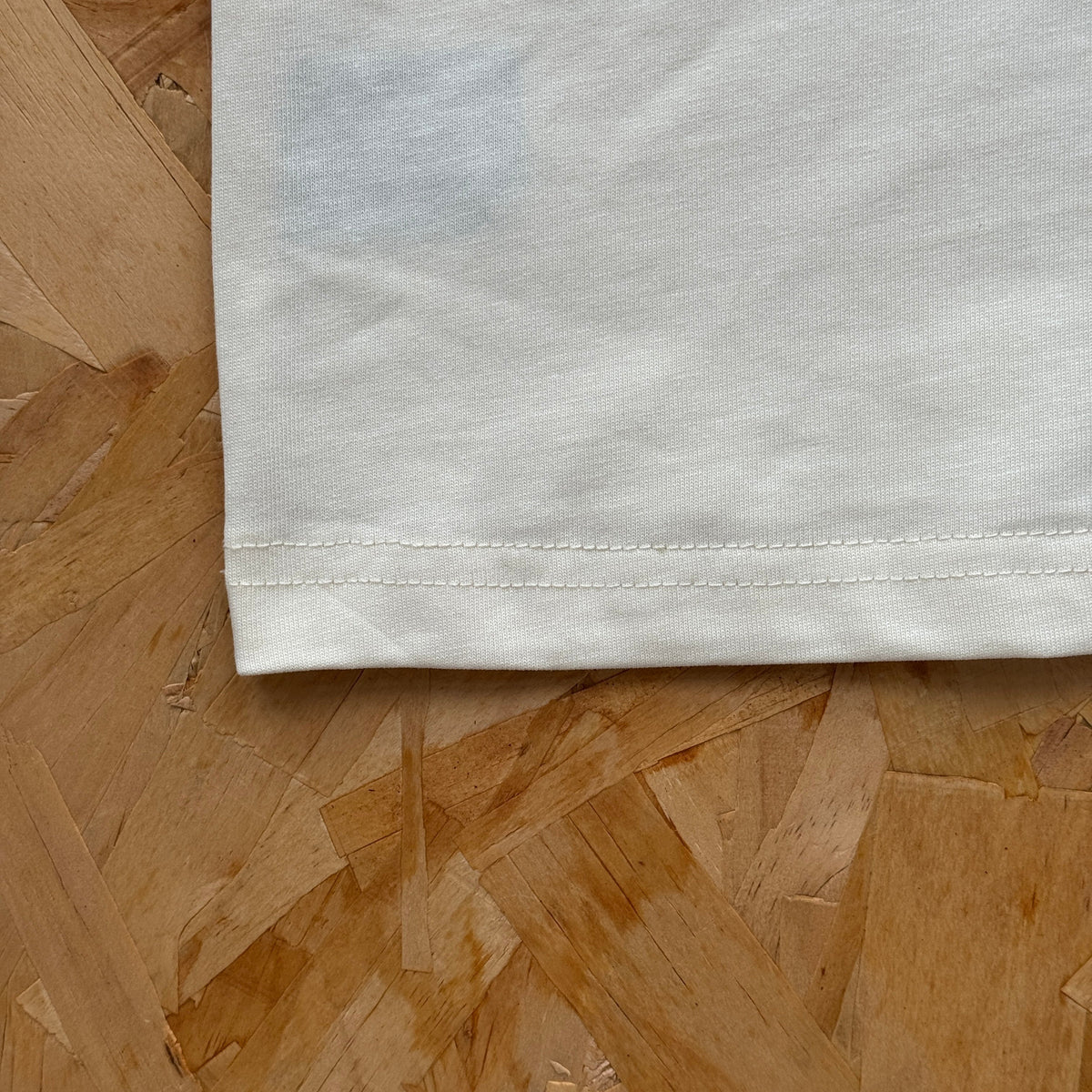 Derschutze Gallery T-Shirt - Cream