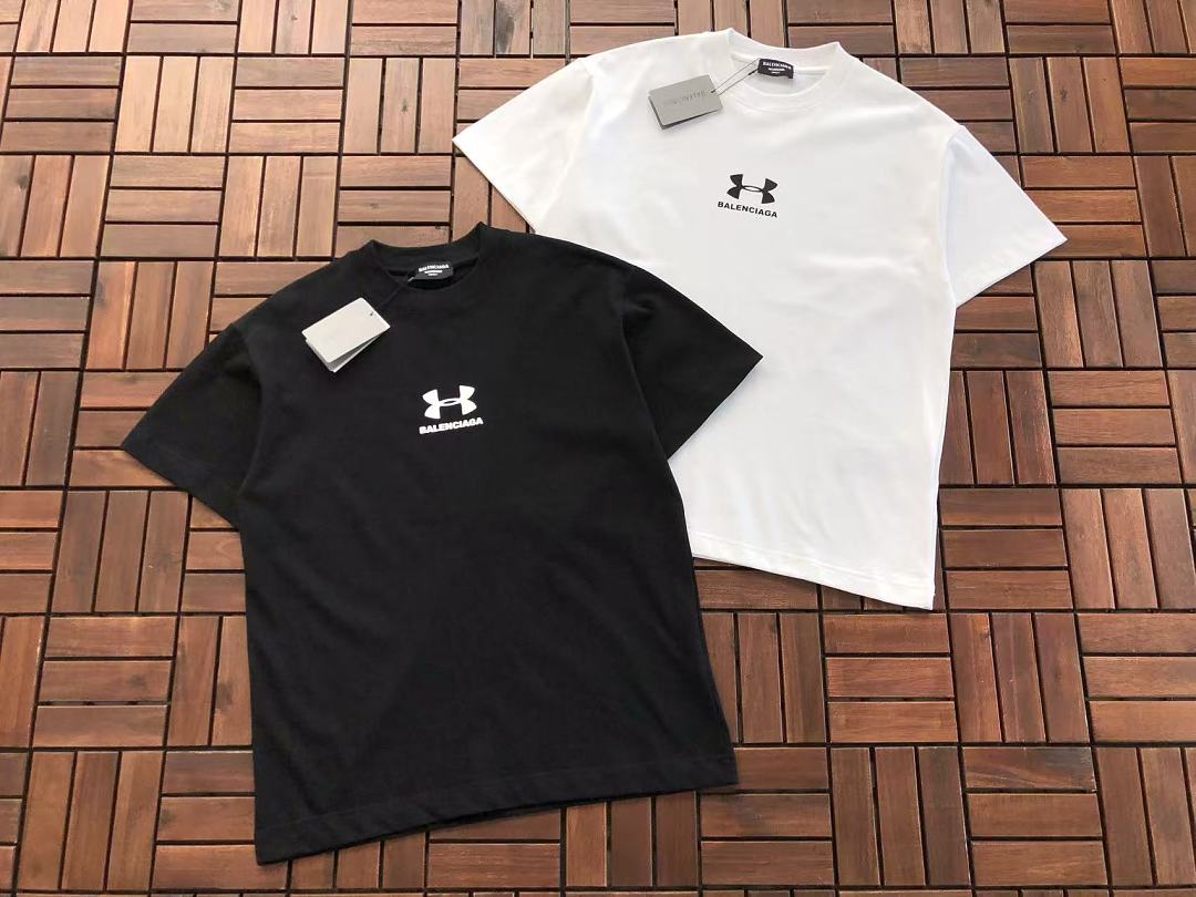 Small Logo Stussy T-Shirt