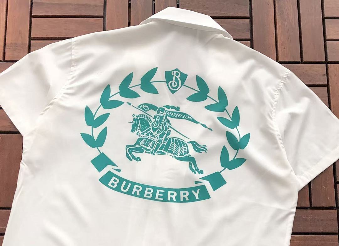 Burberry T-SHIRT