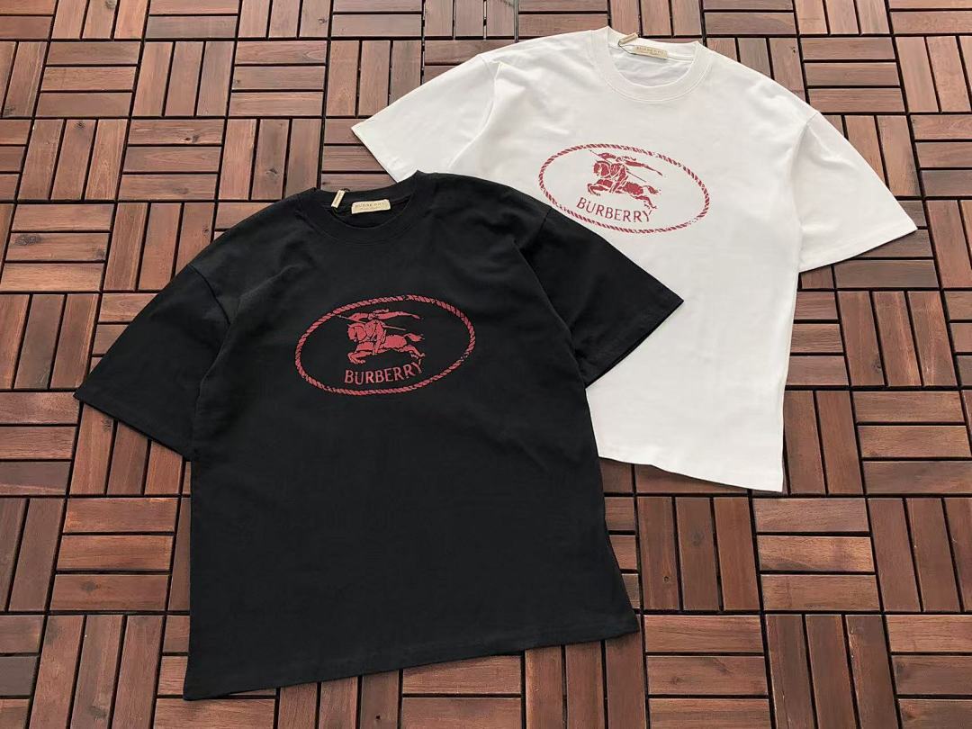 Burberry T-SHIRT