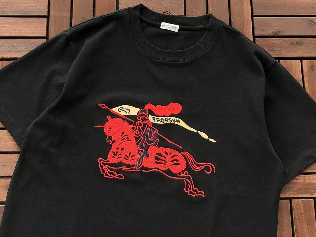 Burberry T-SHIRT