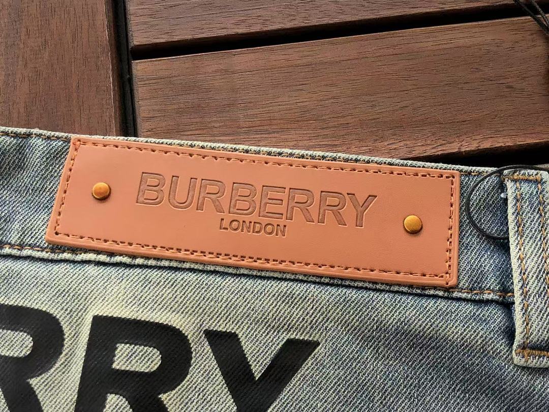 Burberry JEANS