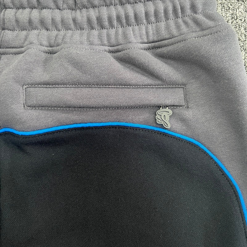 Syna-World Shorts - GreyBlack