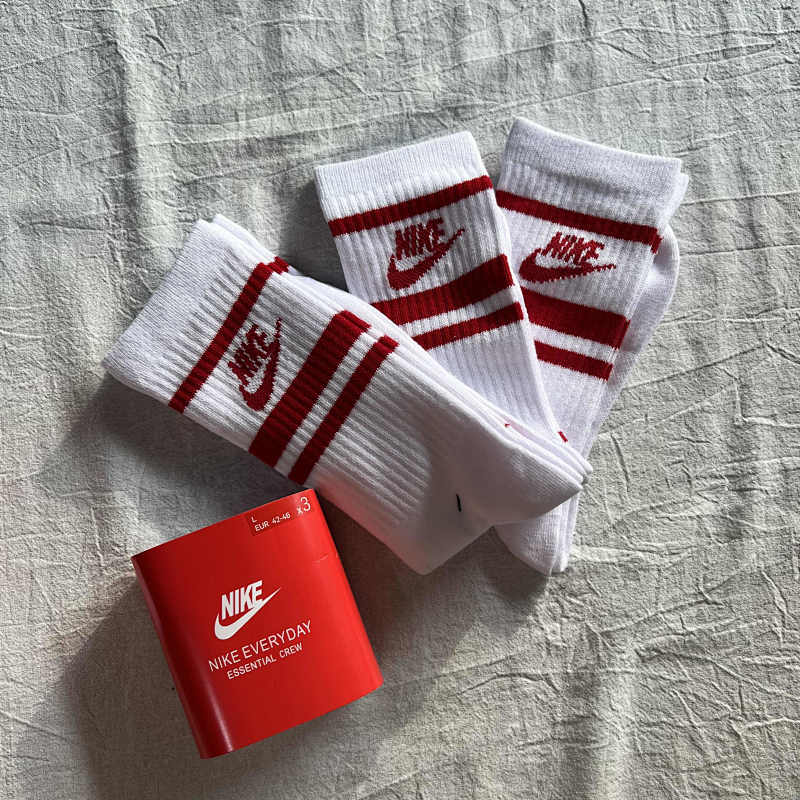 Nike Crew Socks - White/Black/Red